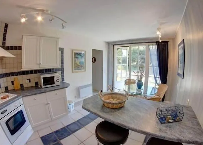 Le Manoir Des Quatre Saisons Guest house 3*