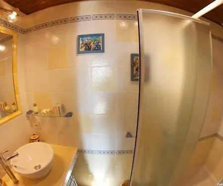 Le Manoir Des Quatre Saisons Guest house 3*