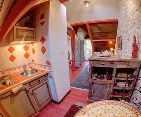 Le Manoir Des Quatre Saisons Pensjonat 3*